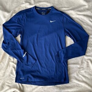 Nike Men’s Long Sleeves pull over tee-size S (BNWT)